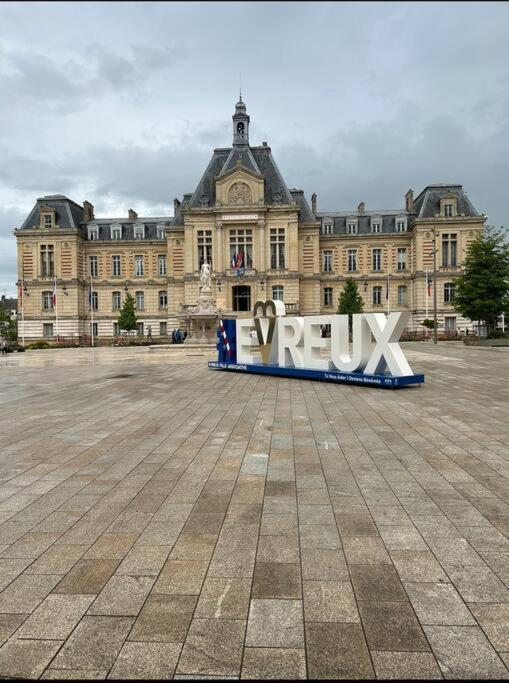 Apt Evreux 900M De La Gare Extérieur photo